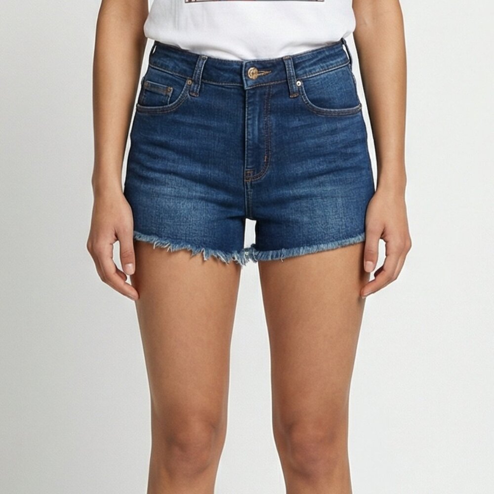 NEW Celebrity Pink Junior Mid Rise Fringe Hem Pocketed Denim Shorts Blue Wash